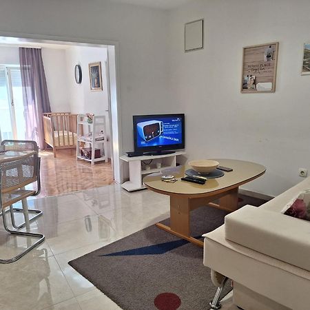 Apartman Square โมสตาร์ ภายนอก รูปภาพ