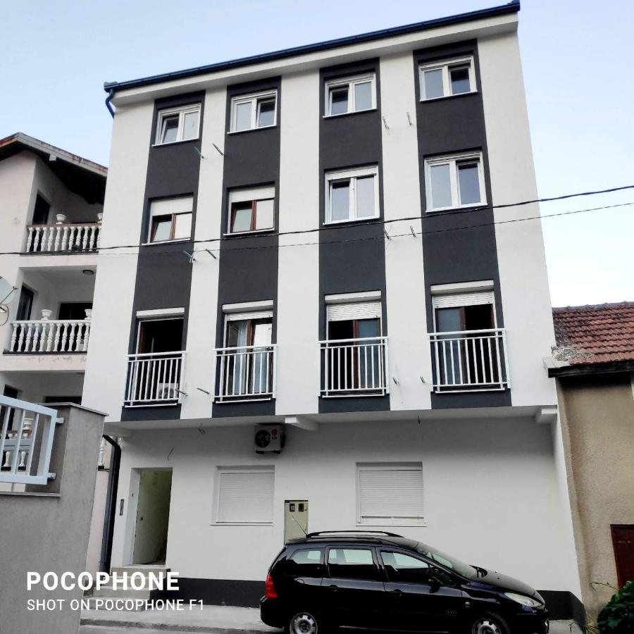 Apartman Square โมสตาร์ ภายนอก รูปภาพ