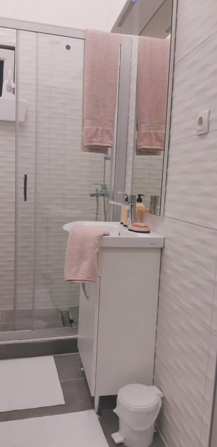 Apartman Square โมสตาร์ ภายนอก รูปภาพ