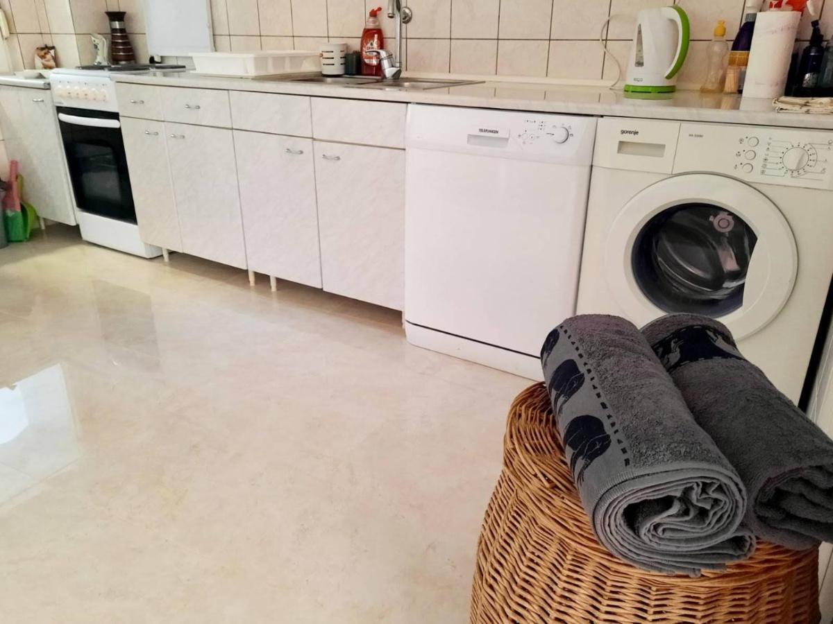 Apartman Square โมสตาร์ ภายนอก รูปภาพ