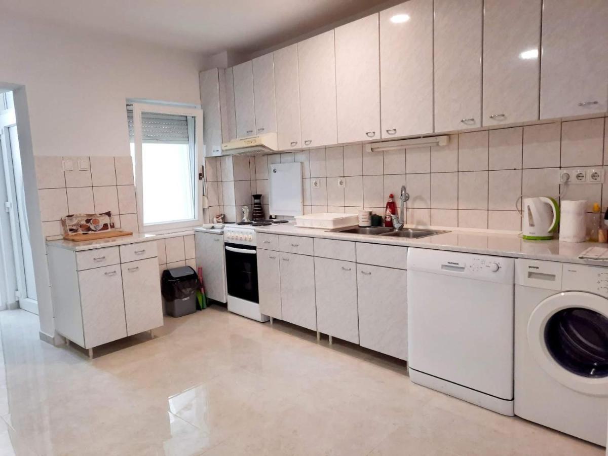 Apartman Square โมสตาร์ ภายนอก รูปภาพ