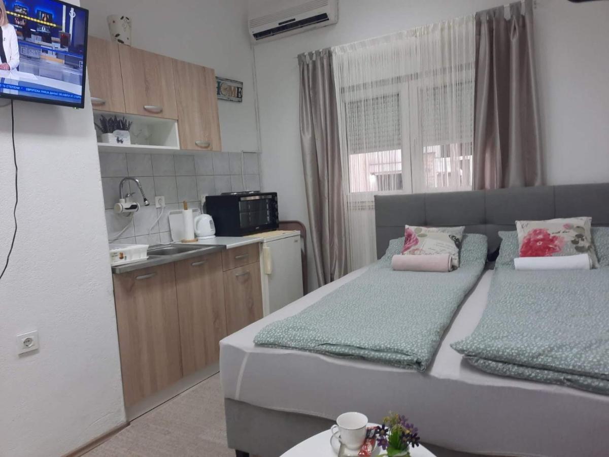 Apartman Square โมสตาร์ ภายนอก รูปภาพ