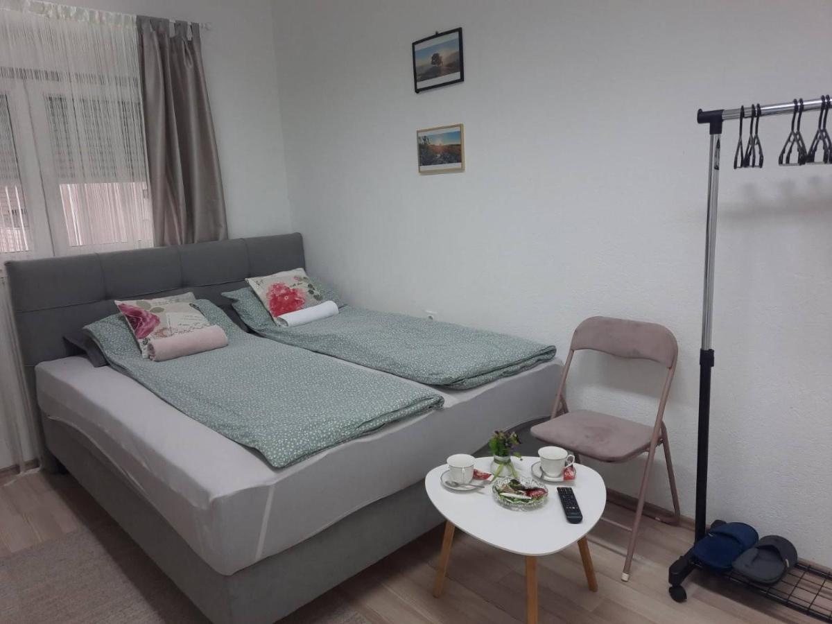 Apartman Square โมสตาร์ ภายนอก รูปภาพ