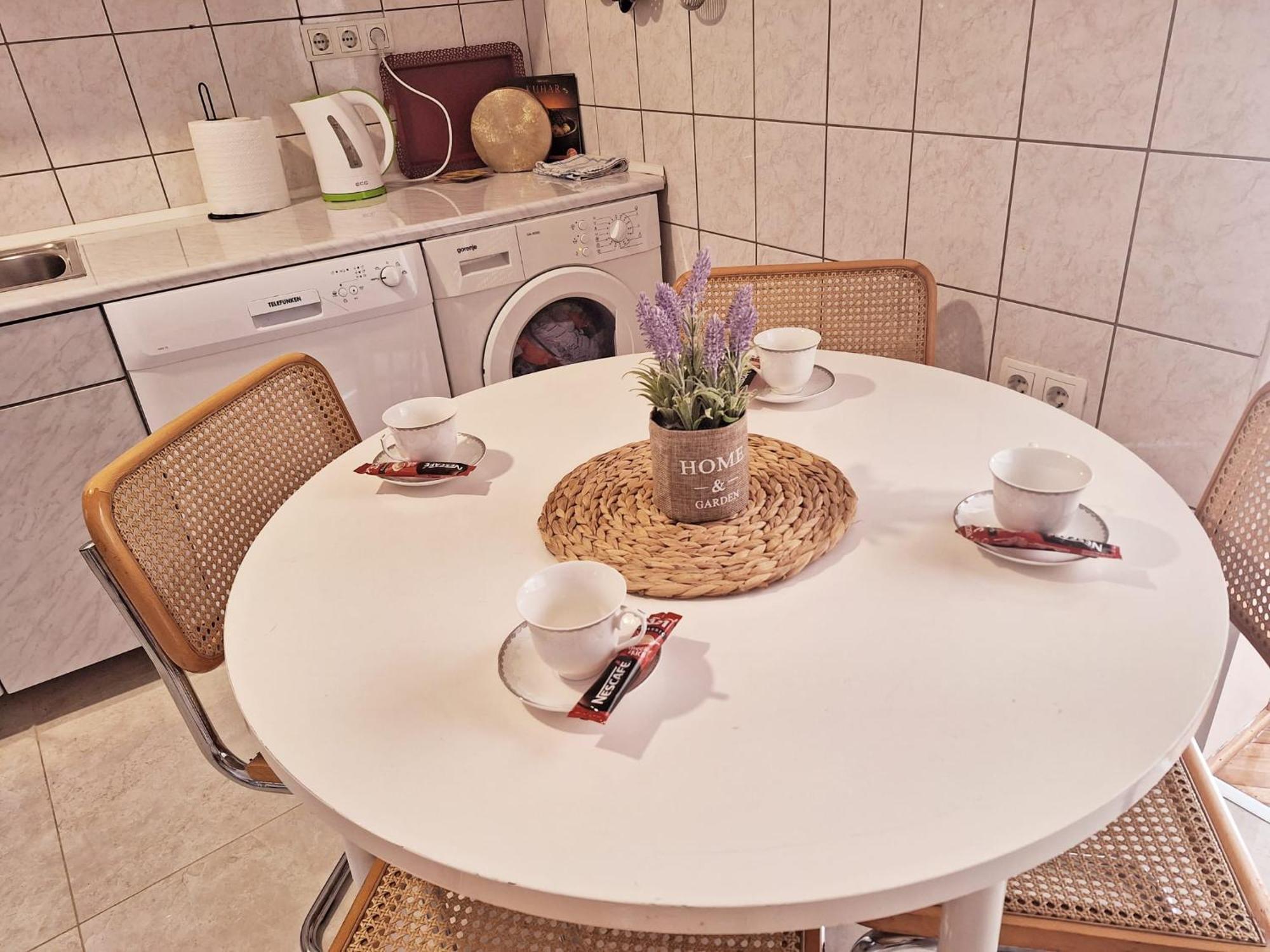 Apartman Square โมสตาร์ ภายนอก รูปภาพ