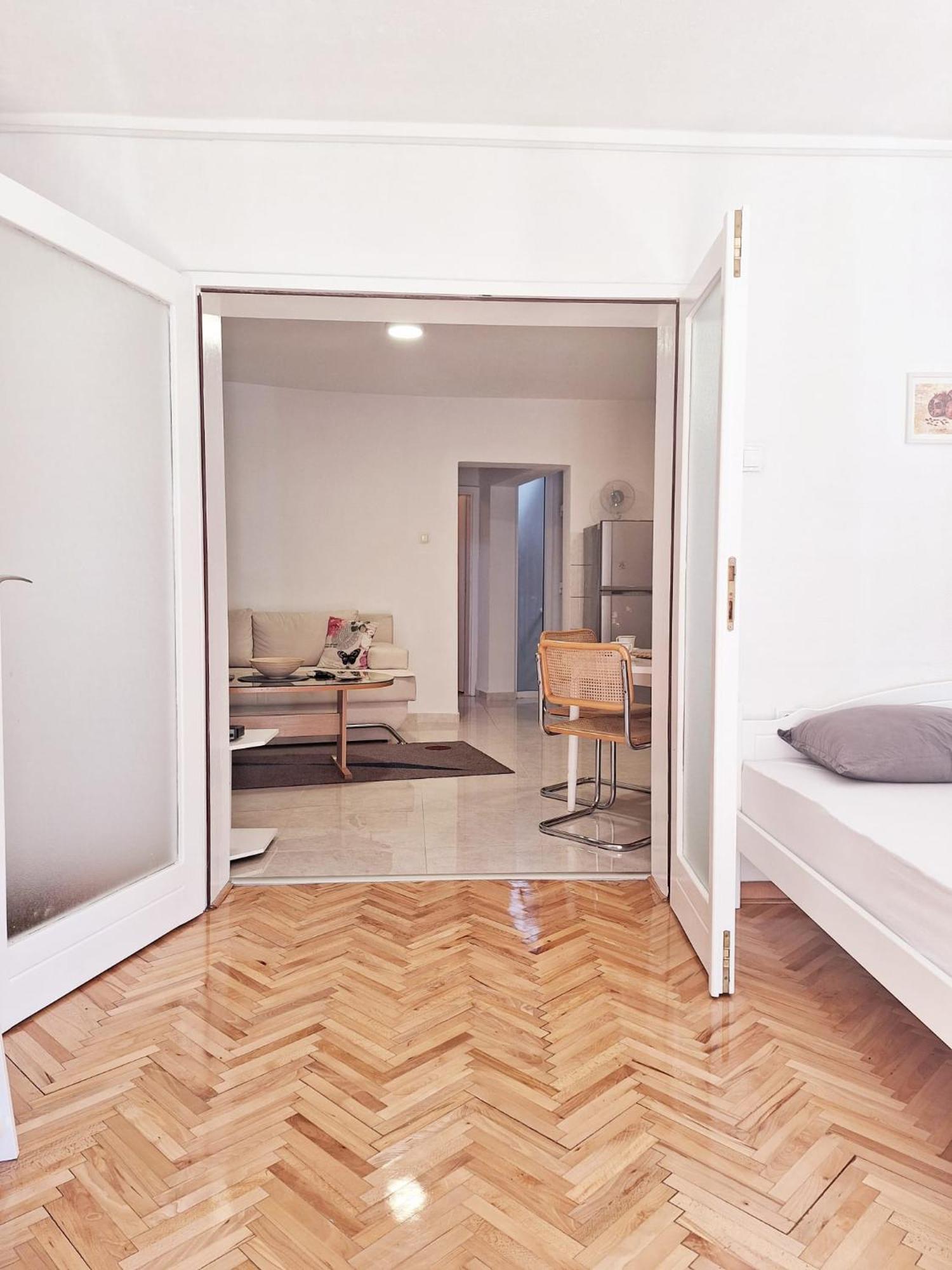 Apartman Square โมสตาร์ ภายนอก รูปภาพ