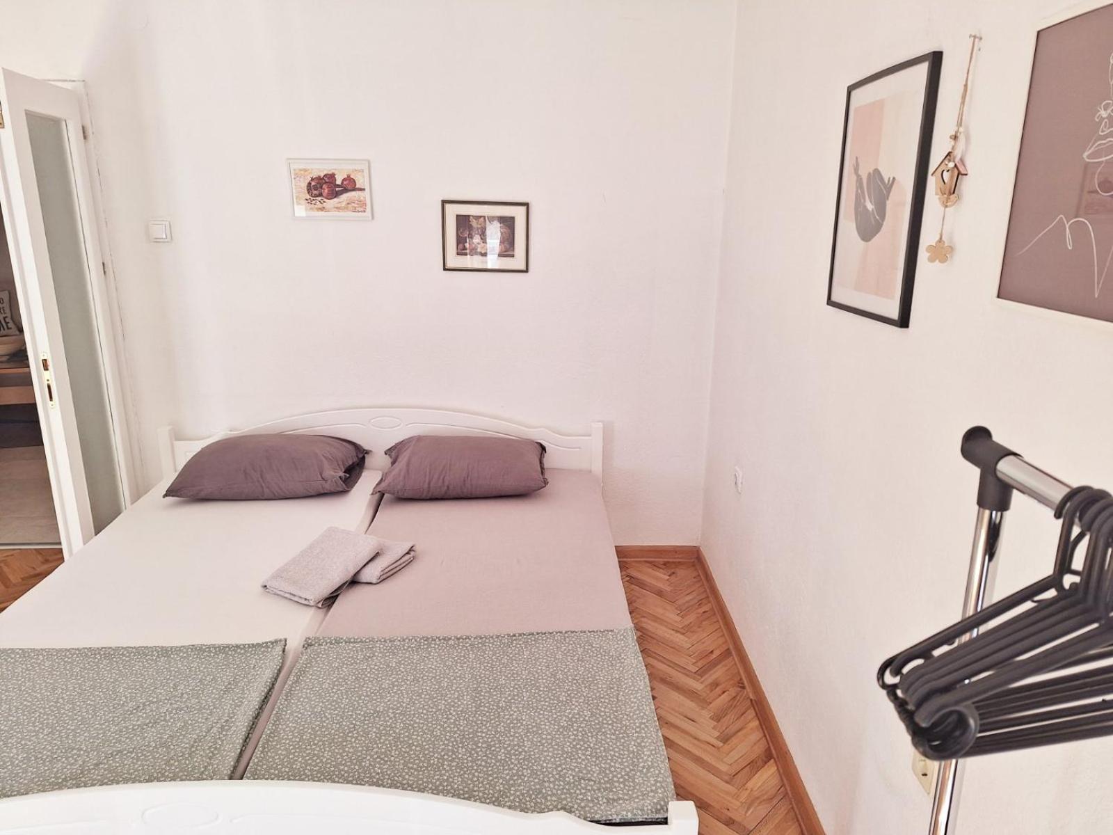 Apartman Square โมสตาร์ ภายนอก รูปภาพ