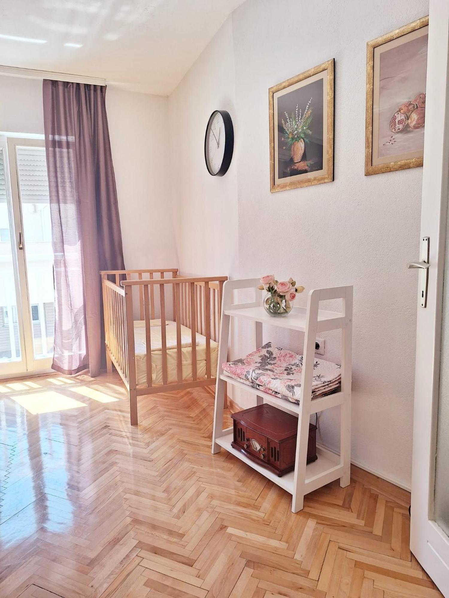 Apartman Square โมสตาร์ ภายนอก รูปภาพ